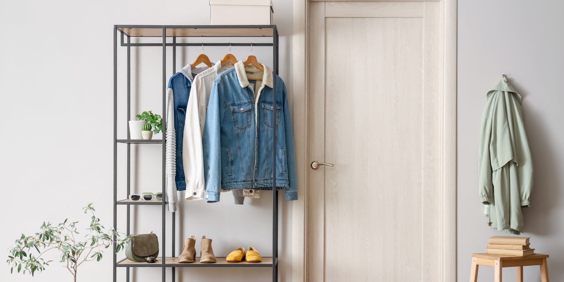 Room with organizers.